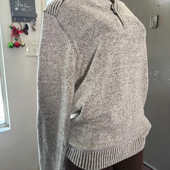 Sweater - Picture 2 of 6